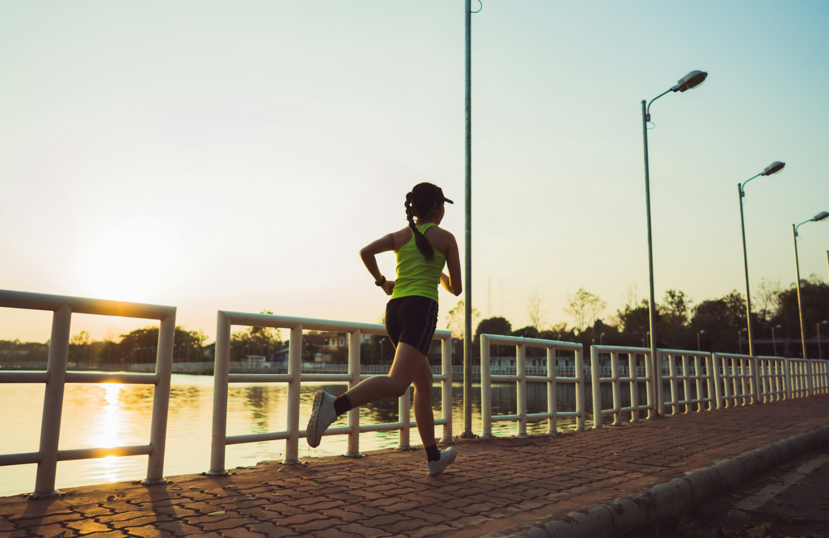 Marathon Tech Essentials: Smartphone, Watch, Headphones and Power for Race Day